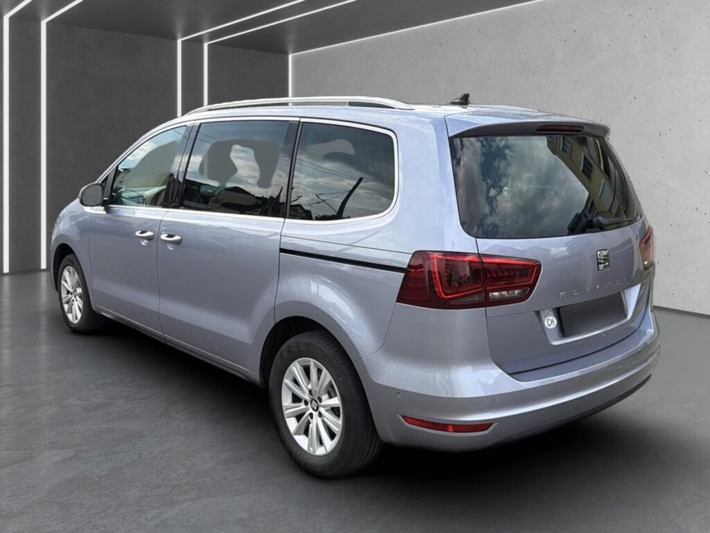 SEAT Alhambra 7-Plätzer mieten – Heckansicht